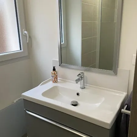 Appartement LA_MAISON - T2 Spacieux avec Jacuzzi. Bourgoin-Jallieu